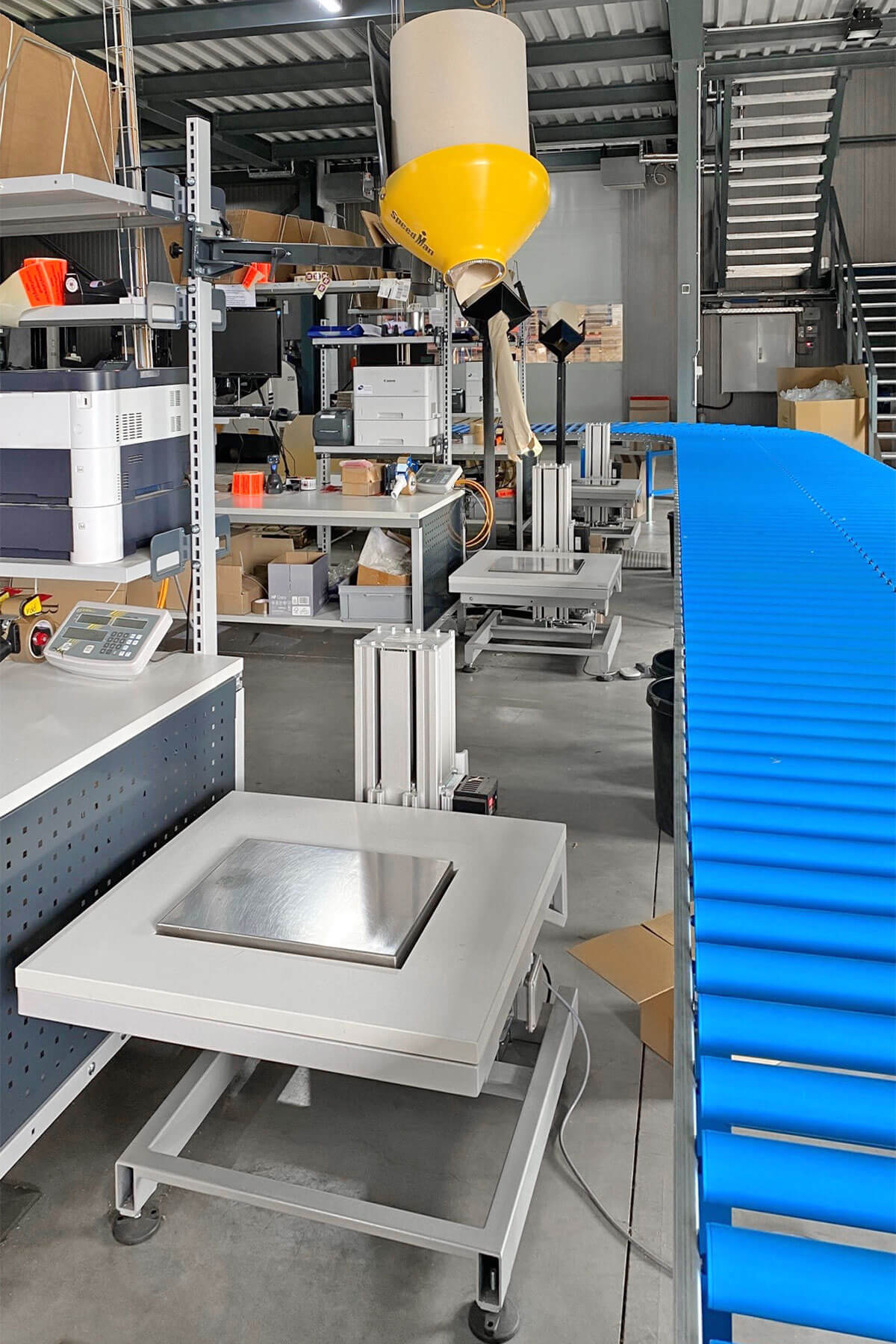 ERGO-line Hubelement an Packtisch {{brizy_dc_image_alt imageSrc=